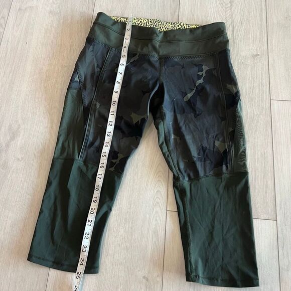Lululemon Training Tough Crop *Full-On Luxtreme Palm Party Gator Green Black / G - Picture 2 of 12